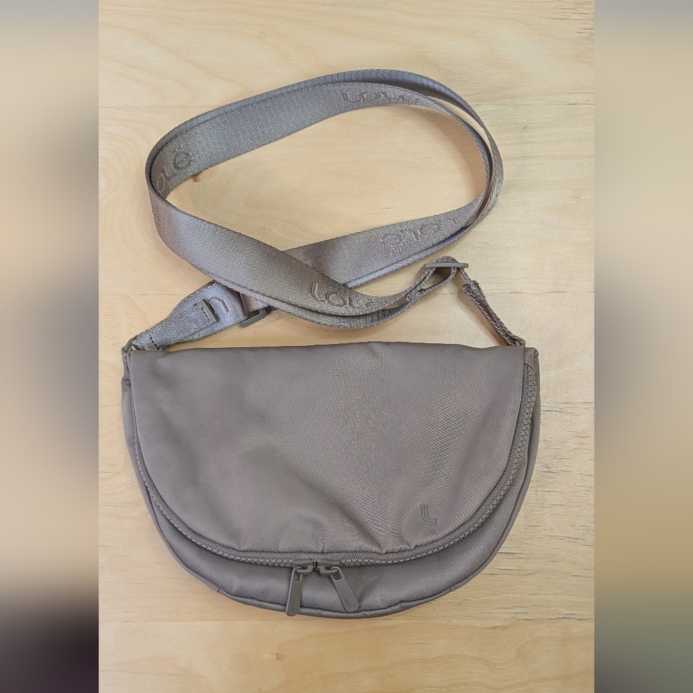 Lolë | Lole Lily Nylon Crossbody Fold-over Crescent Bag, Beige / Taupe - Picture 3 of 16